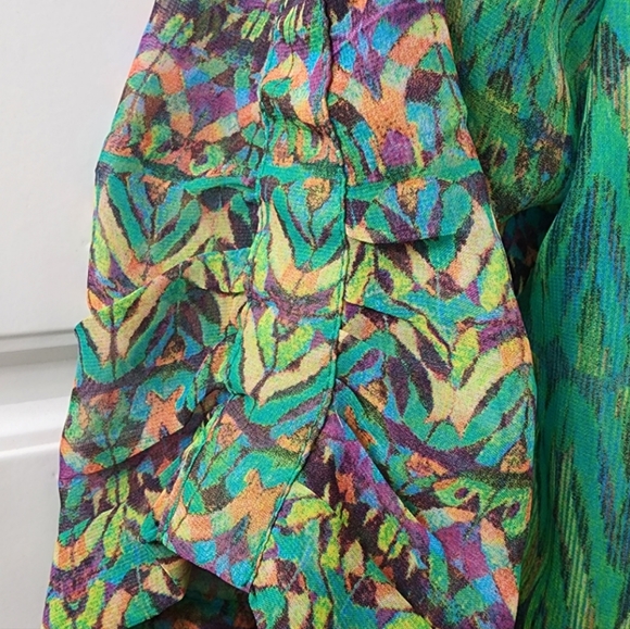 !Skies Are Blue Women's Green Boho Pintucked Short Sleeve Sheer Top Size M! - Picture 2 of 3